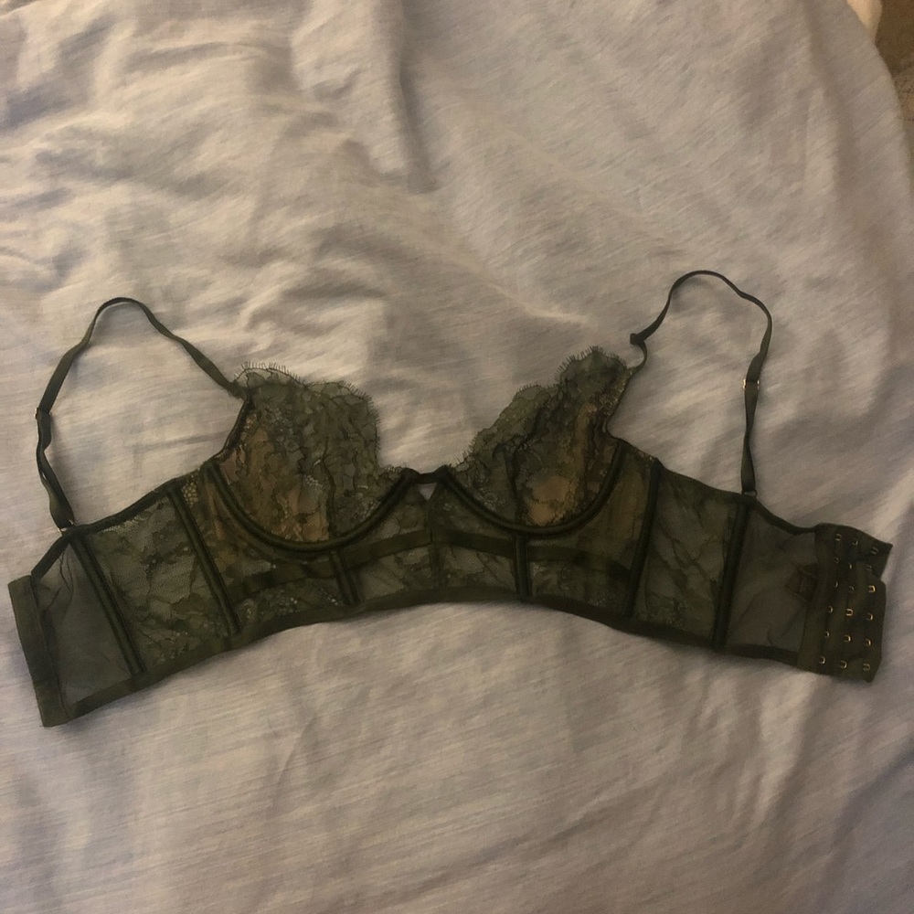 Victoria’s Secret Very Sexy Unlined Demi Bra